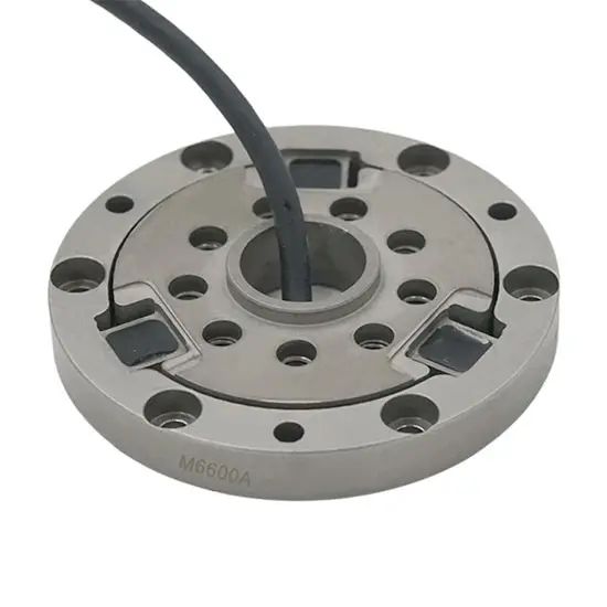 Force torque sensor enabling real-time feedback for improved robot accuracy in automation